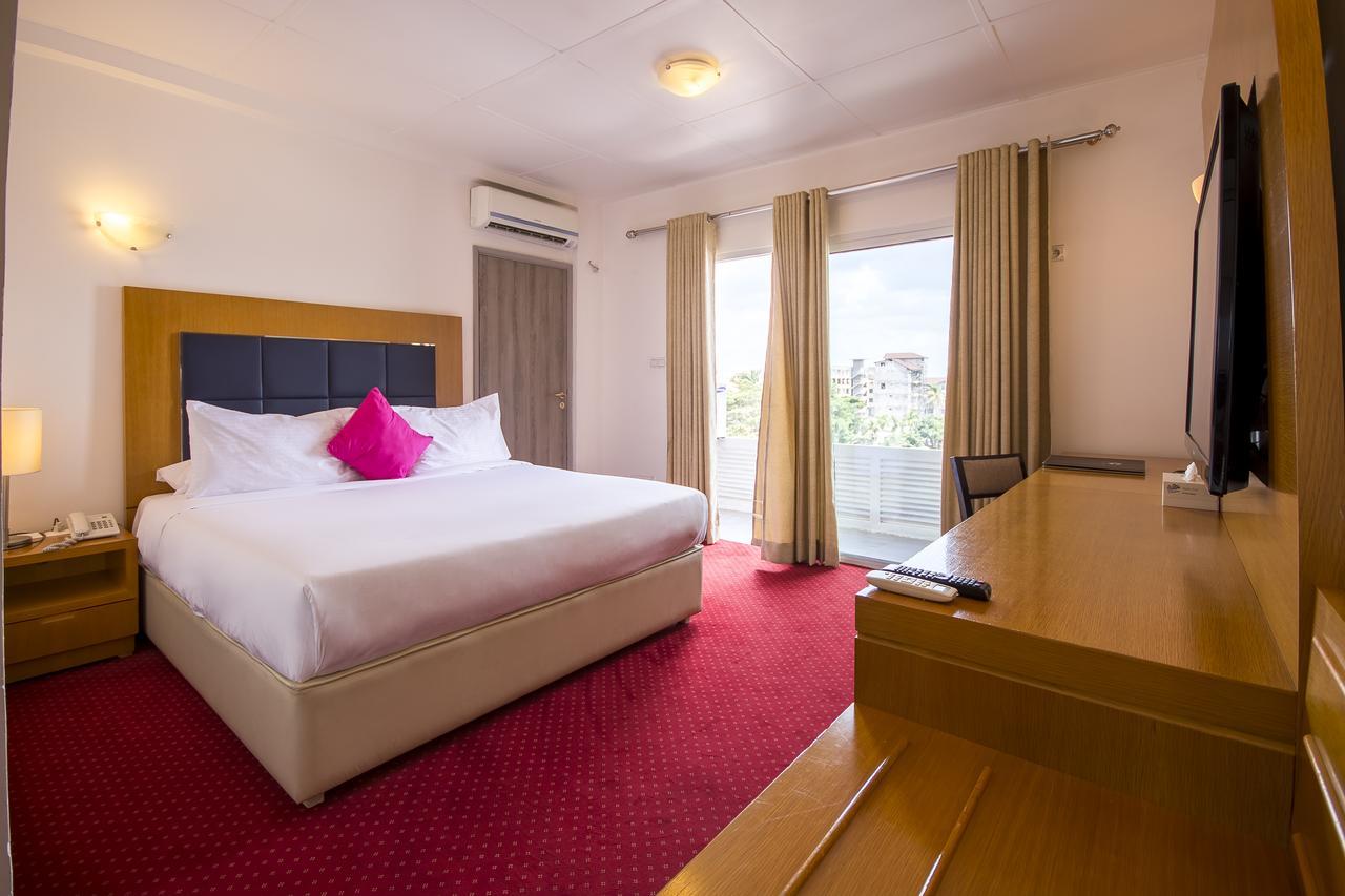 Leon Hotel キンシャサ エクステリア 写真