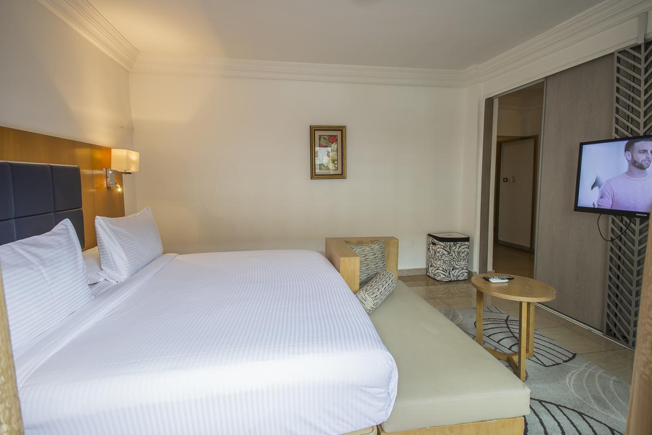 Leon Hotel キンシャサ エクステリア 写真